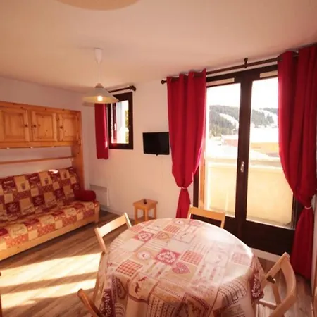 Beau 2 Pieces Aux Saisies, 4 Couchages, A 100m Du Centre Et 300m Des Pistes - Fr-1-293-17