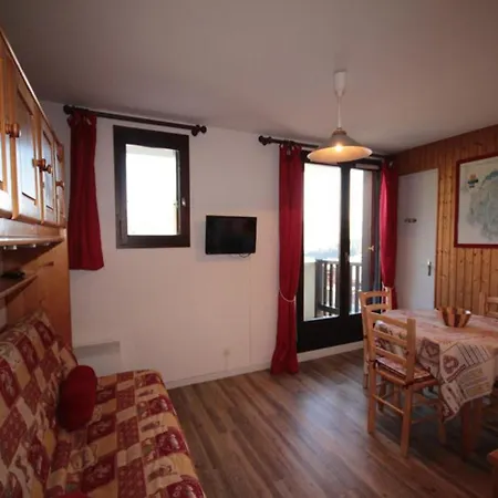 Beau 2 Pieces Aux Saisies, 4 Couchages, A 100m Du Centre Et 300m Des Pistes - Fr-1-293-17 Apartment *